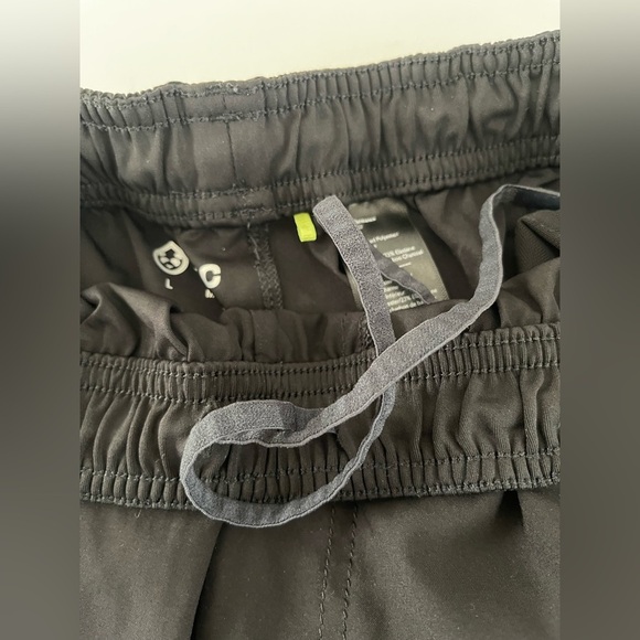 Tasc Men's Black  lightweight Athletic Shorts size L - Picture 8 of 10